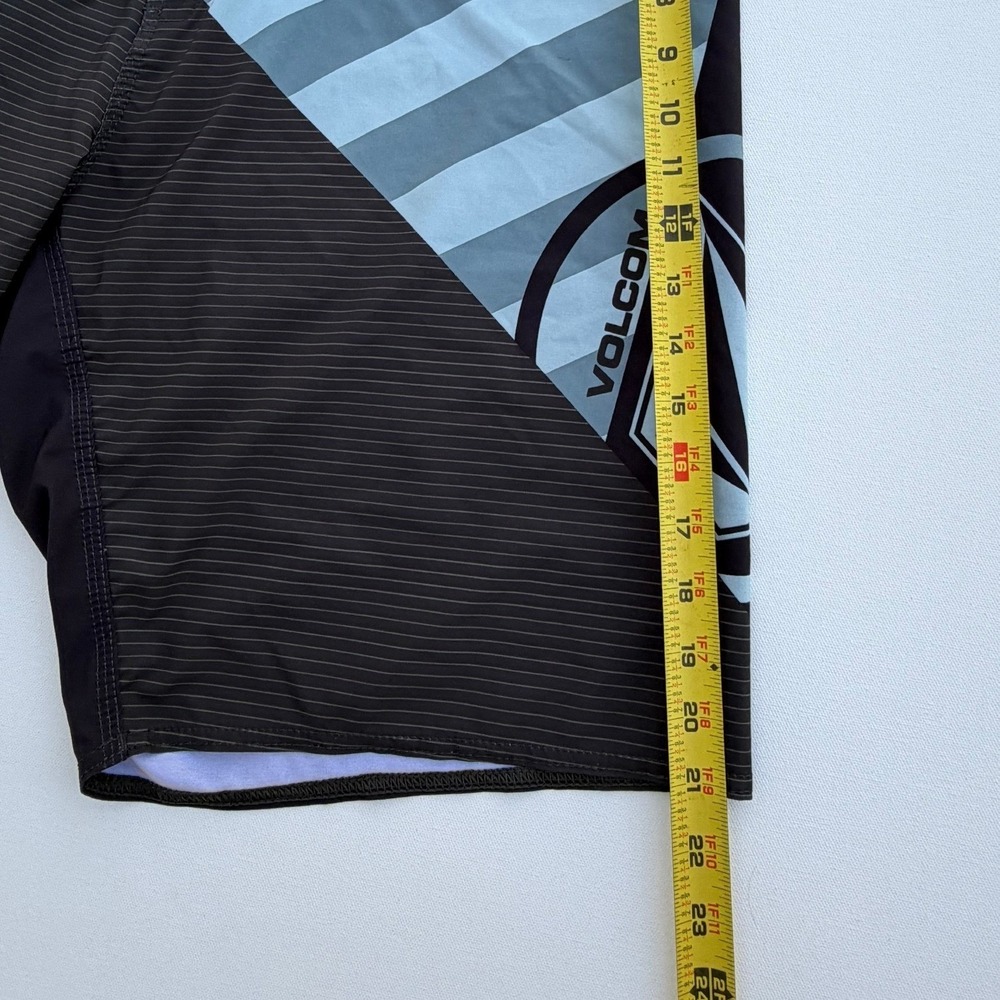 Volcom Mod-Tech Board Shorts Mens 38 Black Blue Striped Repreve Surf Boardshorts - Picture 7 of 7
